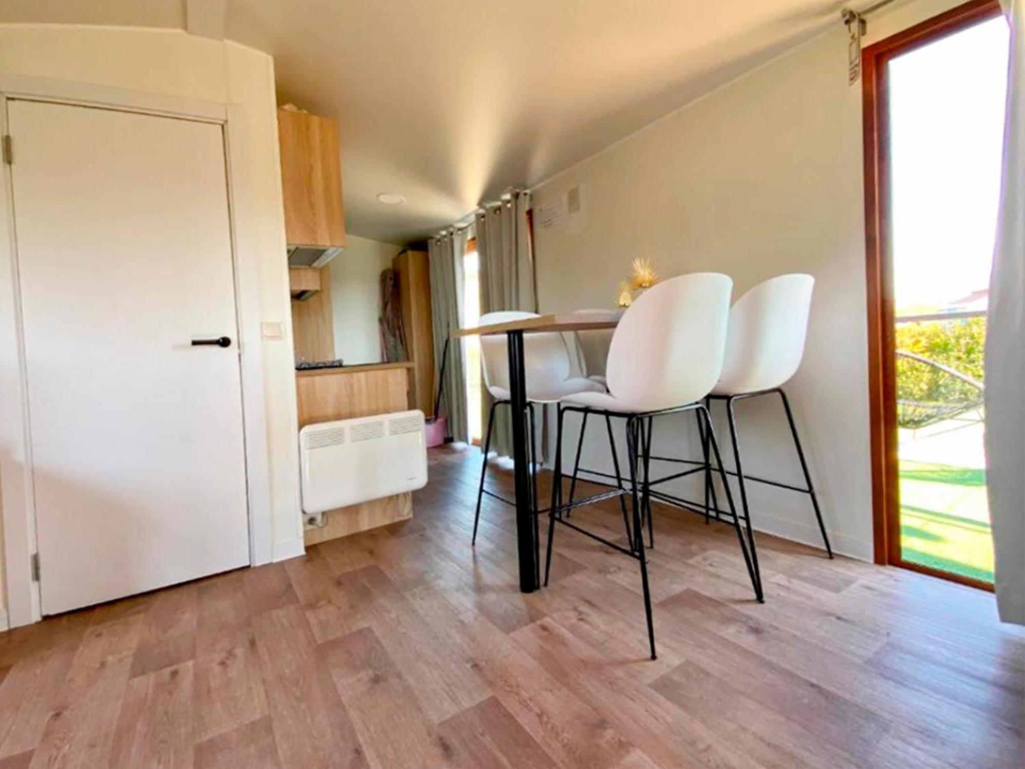Apartamentos Via Street 3000 Hinojedo Eksteriør billede